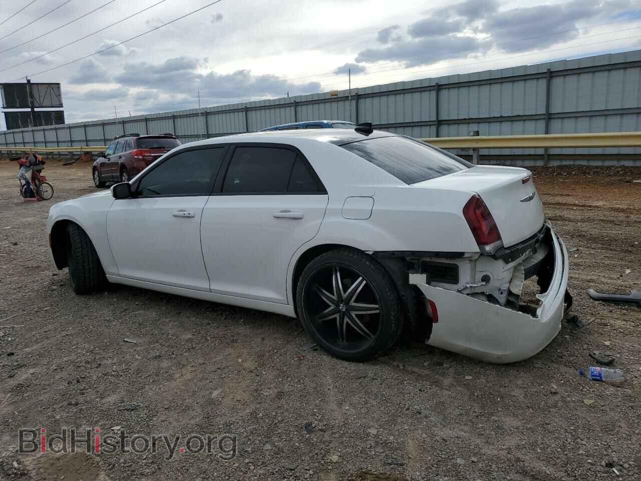 2015 CHRYSLER 300 - VIN: 2C3CCABG7FH903937 - Фото 2