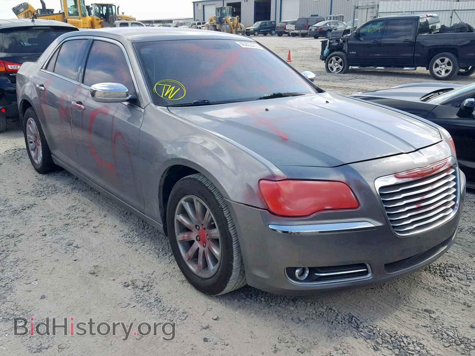 Фотография 2C3CCACG5CH264323 - CHRYSLER 300 2012