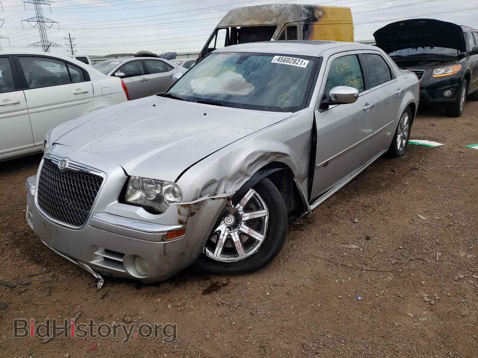 2010 CHRYSLER 300 - VIN: 2C3CA6CT5AH218178 - Фото 2