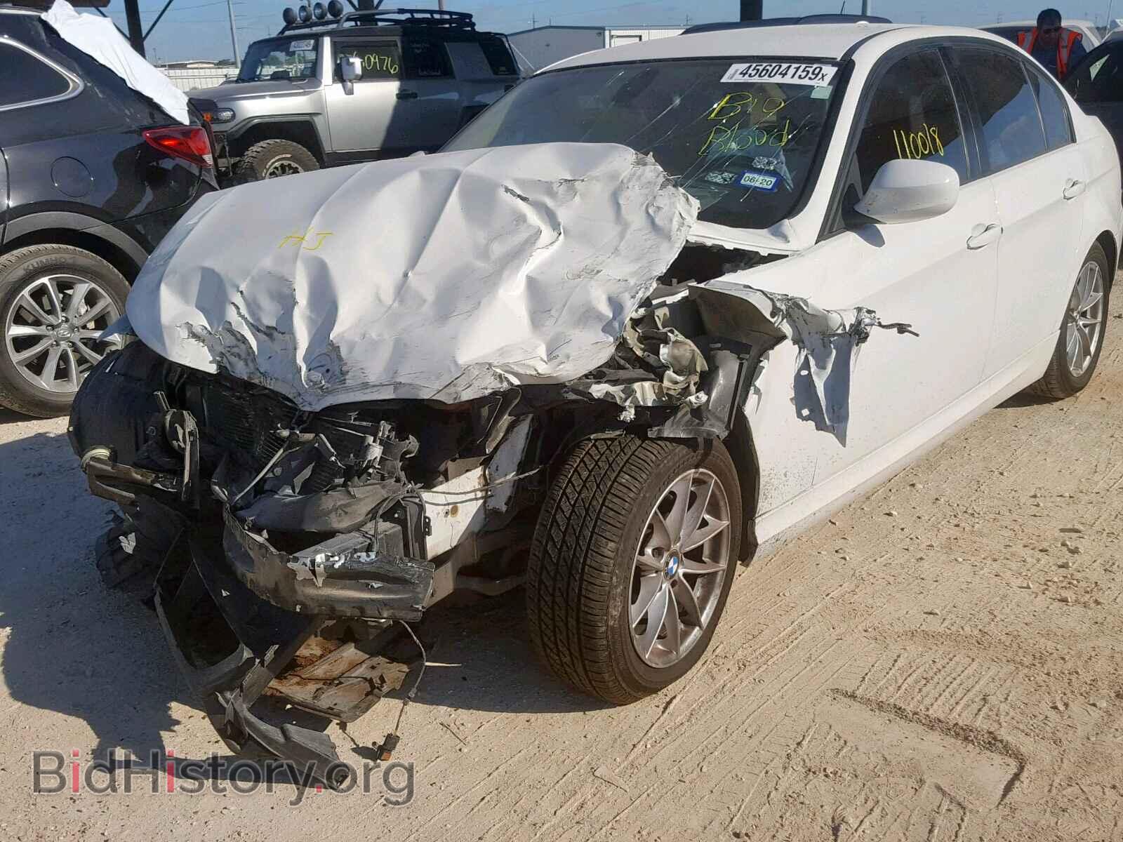 2011 BMW 328 I - VIN: WBAPH7C57BE131243 - Фото 2