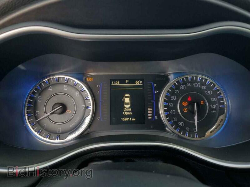 2016 Chrysler 200 (VIN 1C3CCCAB4GN165220) — photo 9 of 12