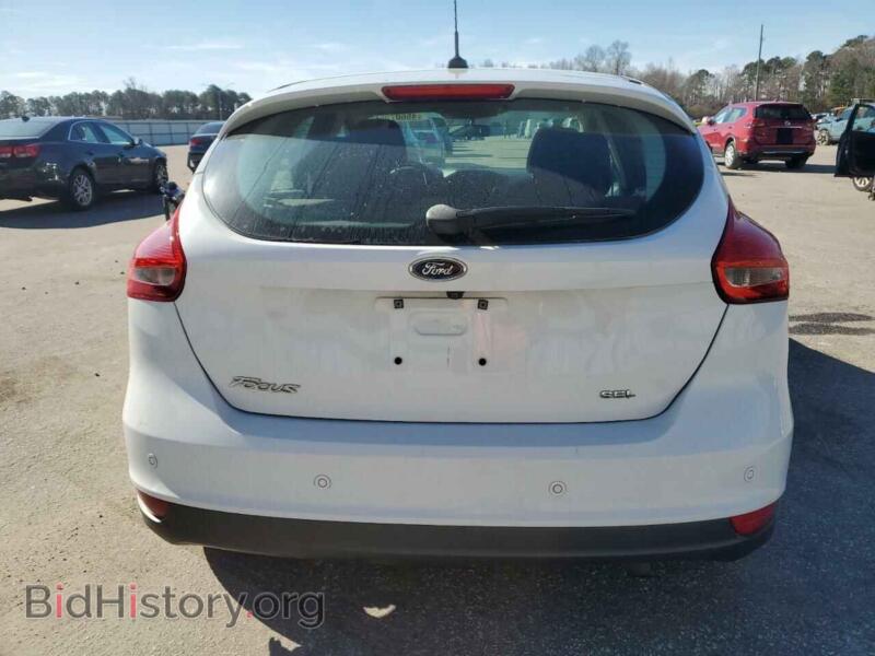 2017 Ford FOCUS (VIN 1FADP3M23HL282659) — photo 6 of 13