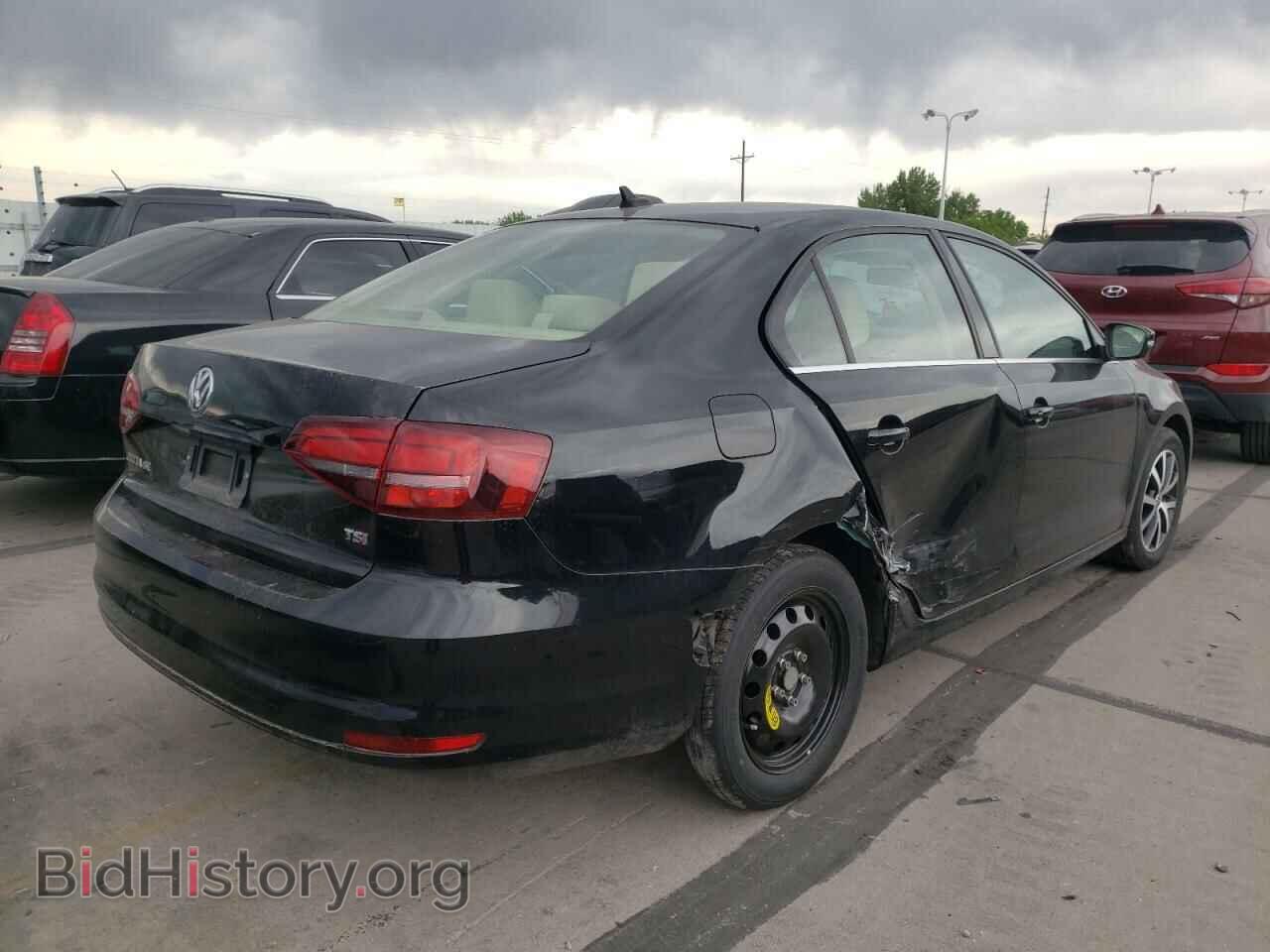 2017 VOLKSWAGEN JETTA - VIN: 3VWDB7AJ3HM371090 - Фото 4