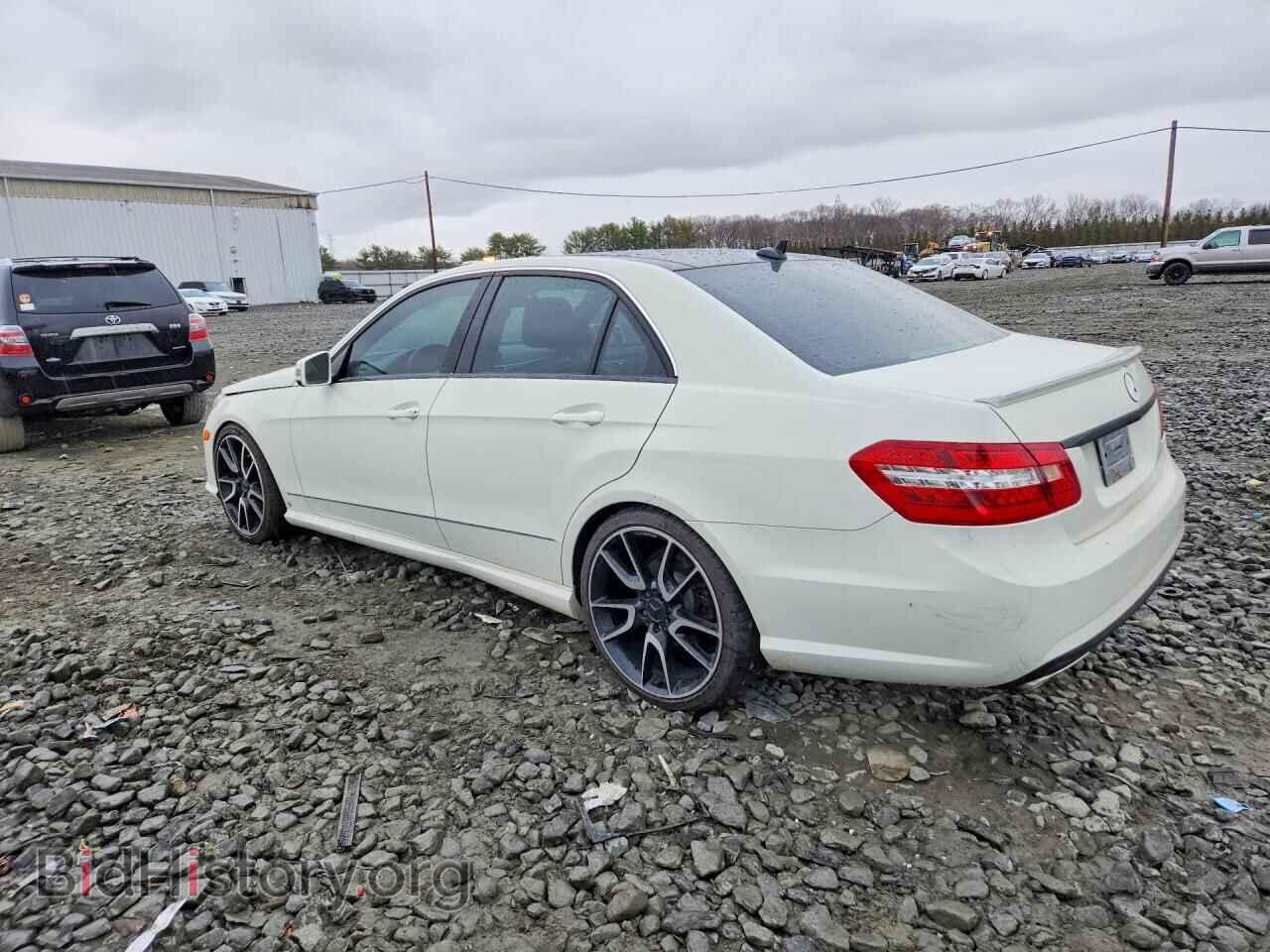 2011 MERCEDES-BENZ E-CLASS - VIN: WDDHF8HB0BA465239 - Фото 2