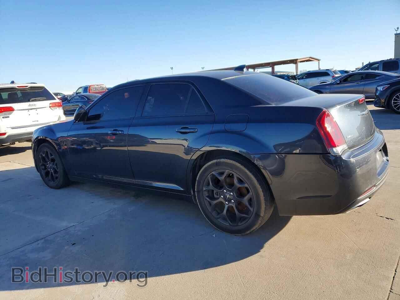 2019 CHRYSLER 300 - VIN: 2C3CCAGG6KH689932 - Фото 2