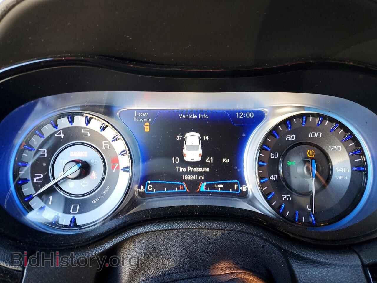 2019 CHRYSLER 300 - VIN: 2C3CCAGG6KH689932 - Фото 9