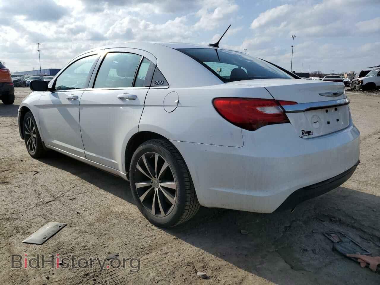 2013 CHRYSLER 200 - VIN: 1C3CCBCG4DN612241 - Фото 2