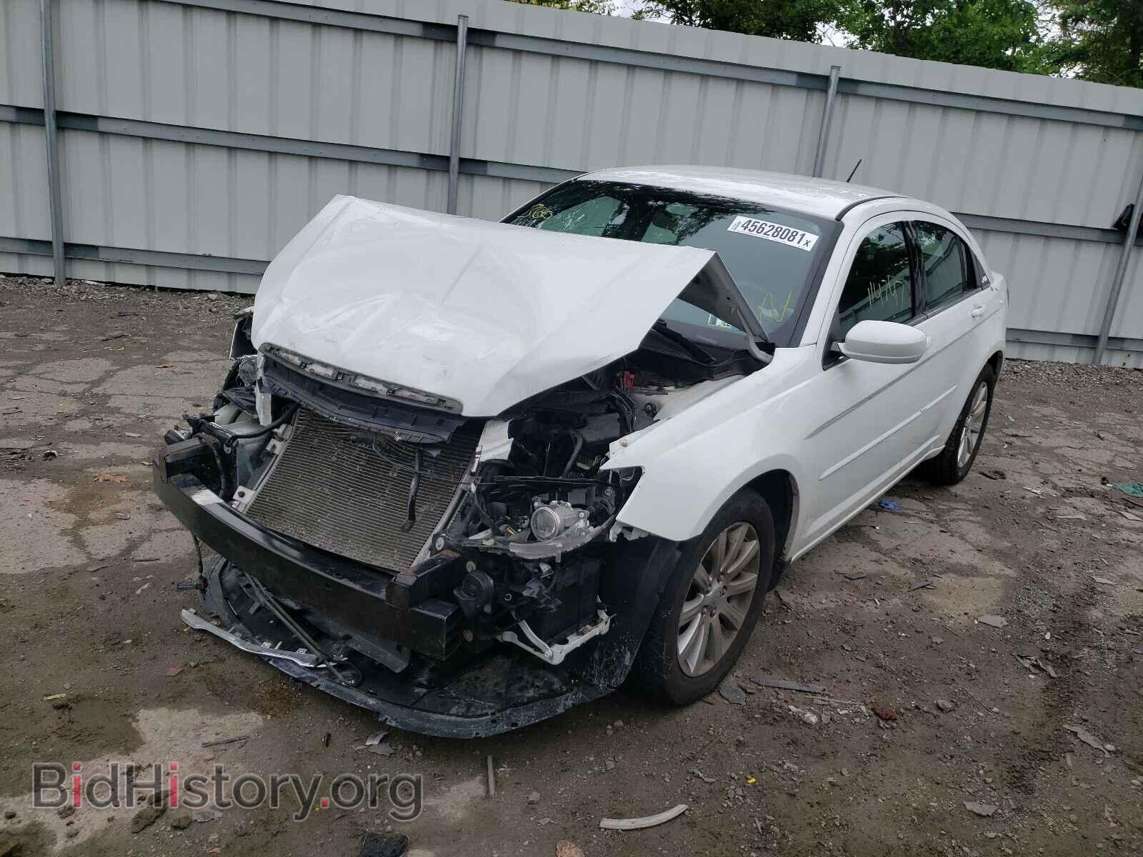 2013 CHRYSLER 200 - VIN: 1C3CCBBB7DN773057 - Фото 2