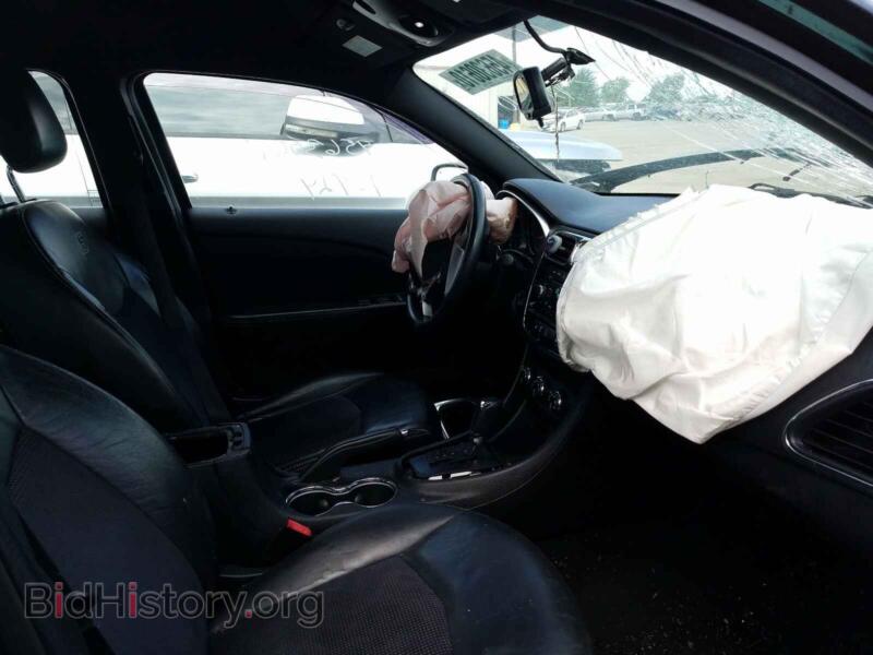 2013 Chrysler 200 (VIN 1C3CCBCG8DN574349) — photo 5 of 10