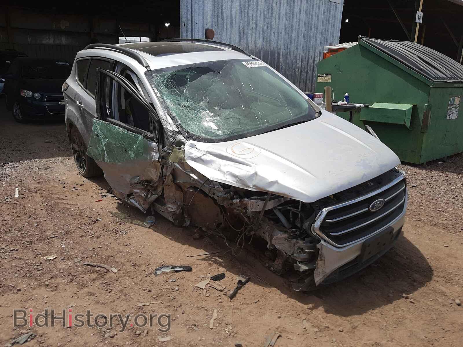 Фотография 1FMCU0J93HUC14057 - FORD ESCAPE 2017