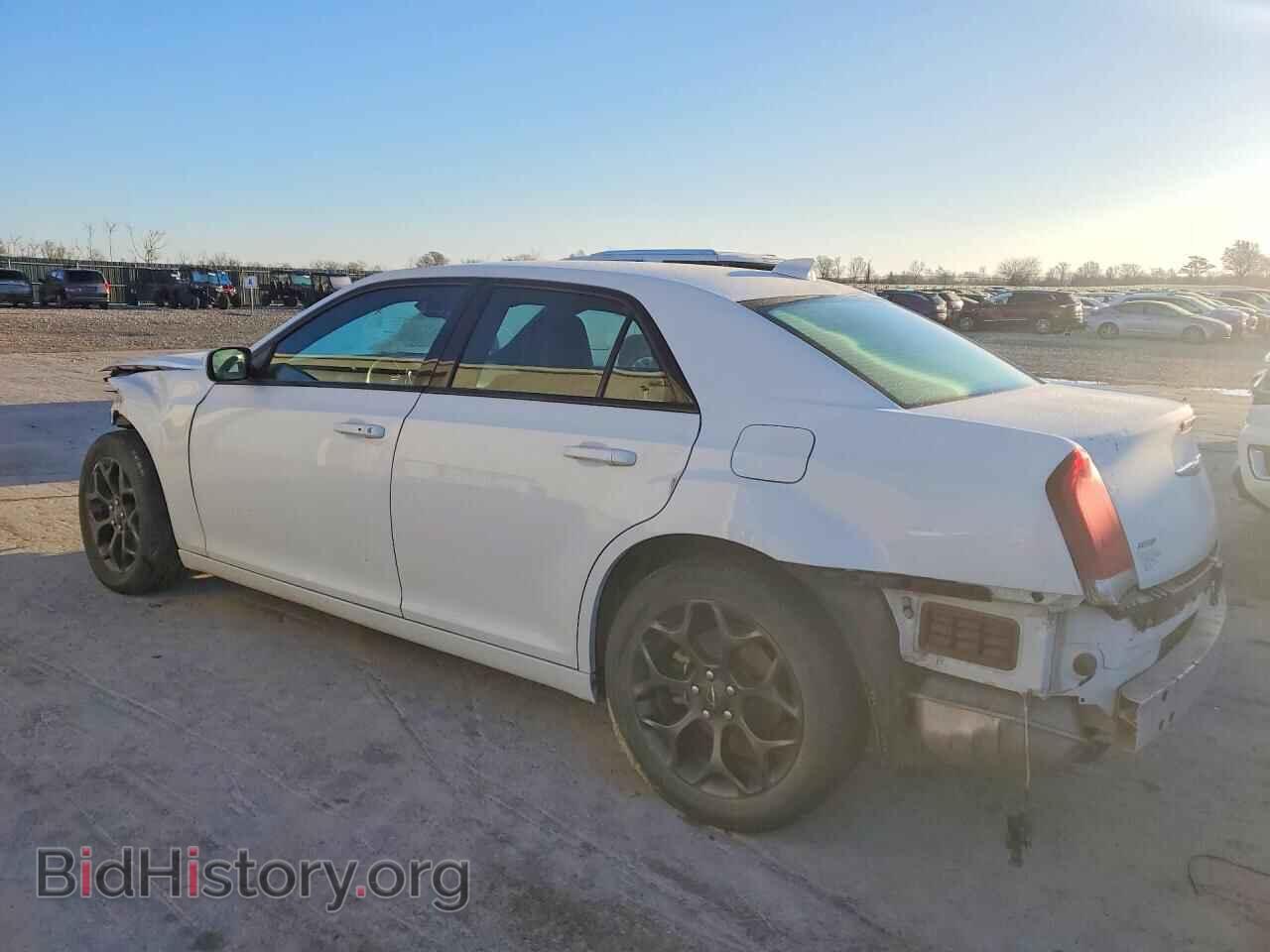 2019 CHRYSLER 300 - VIN: 2C3CCAGG5KH651527 - Фото 2