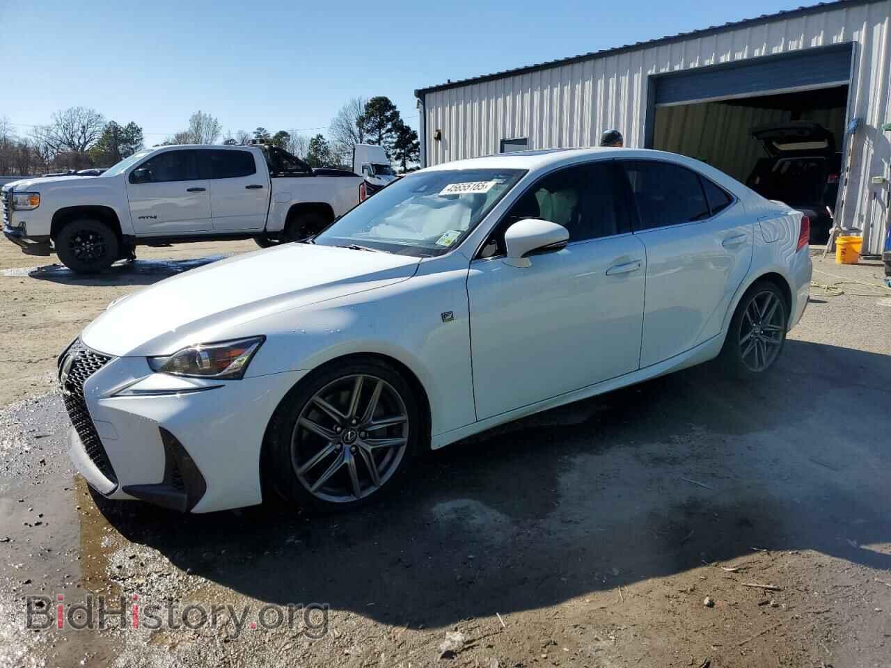 Photo JTHBA1D23H5049245 - LEXUS IS 2017