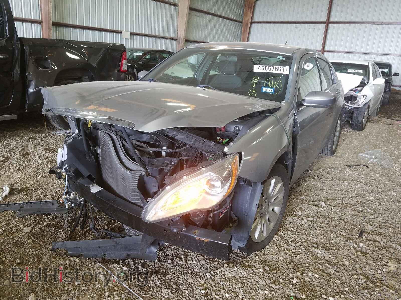 2013 CHRYSLER 200 - VIN: 1C3CCBAB1DN561420 - Фото 2