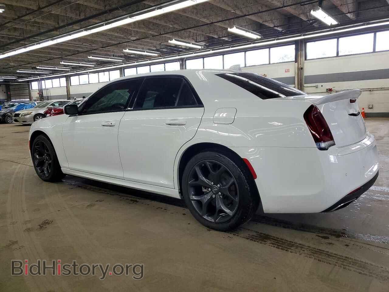 2023 CHRYSLER 300 - VIN: 2C3CCABT0PH628362 - Photo 2