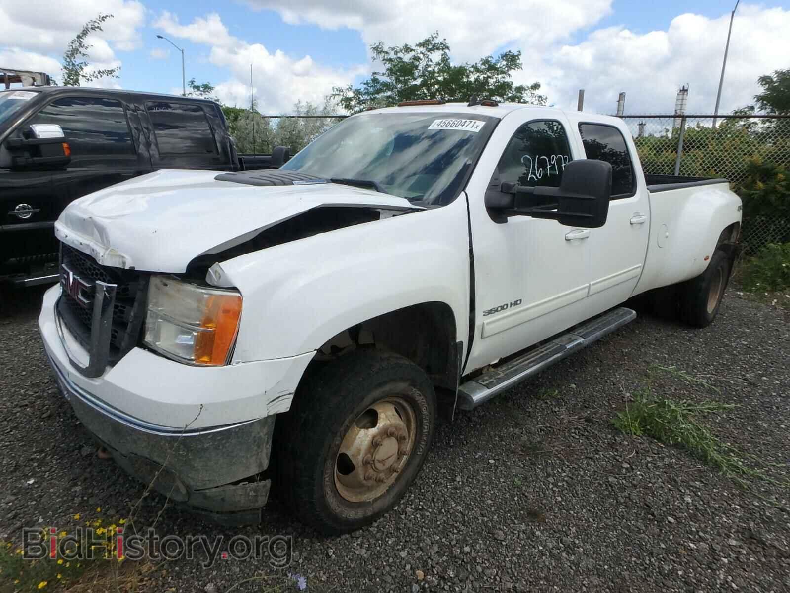 2011 GMC SIERRA - VIN: 1GT424C88BF122903 - Фото 2