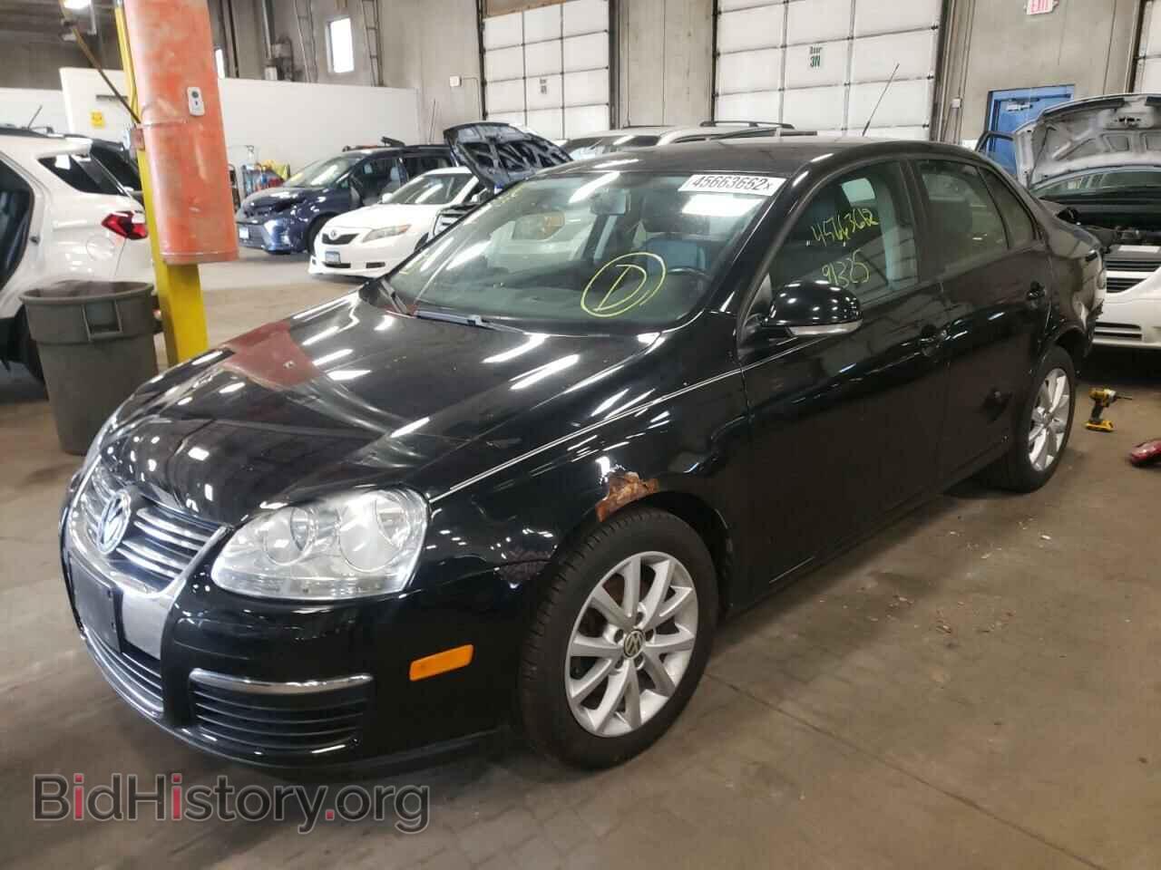 2010 VOLKSWAGEN JETTA - VIN: 3VWAX7AJ8AM114890 - Фото 2
