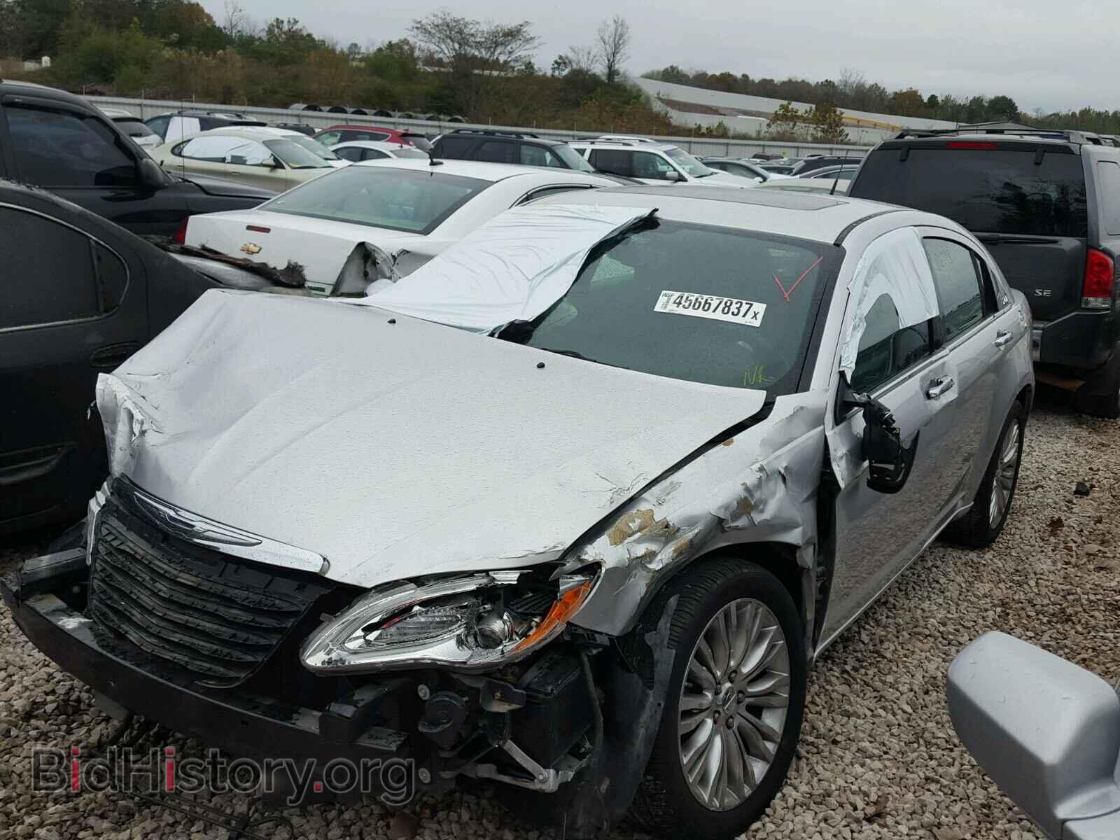 2011 CHRYSLER 200 - VIN: 1C3BC2FB2BN549214 - Photo 2