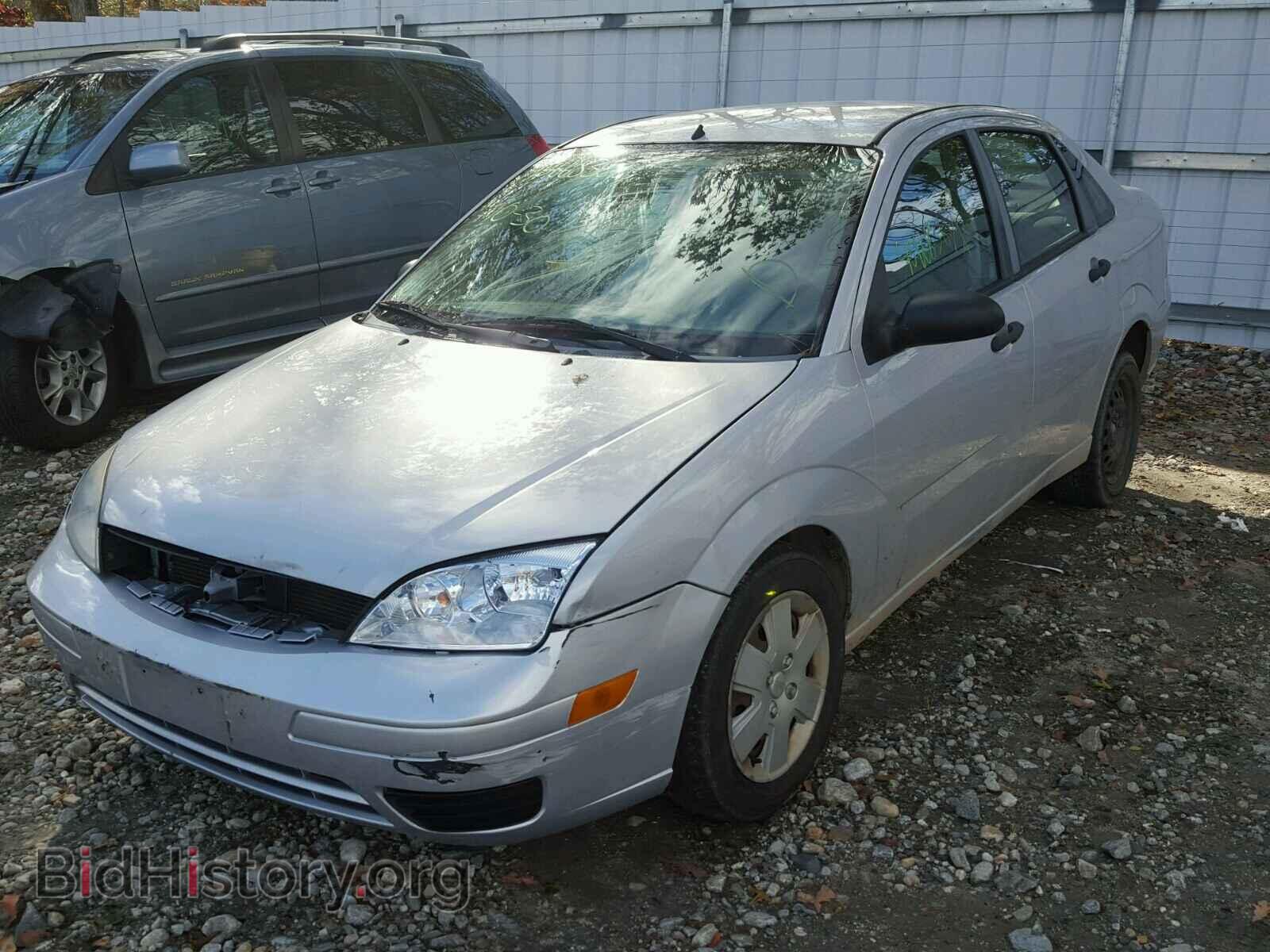 2007 FORD FOCUS - VIN: 1FAFP34N17W260000 - Photo 2