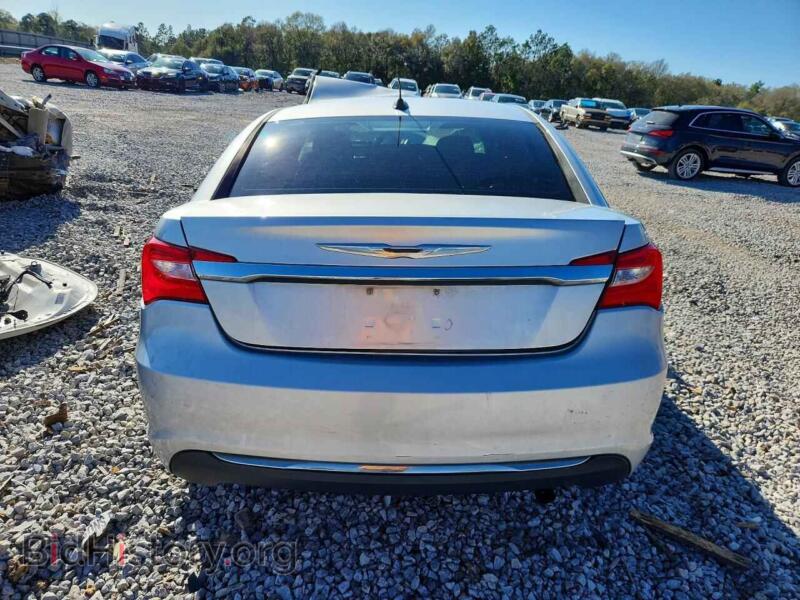 2012 Chrysler 200 (VIN 1C3CCBAB4CN321115) — photo 6 of 13
