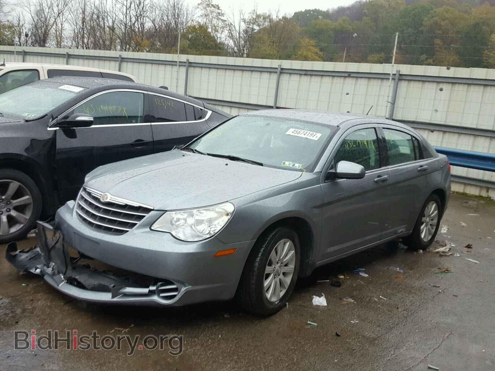 2010 CHRYSLER SEBRING - VIN: 1C3CC5FB6AN230063 - Photo 2