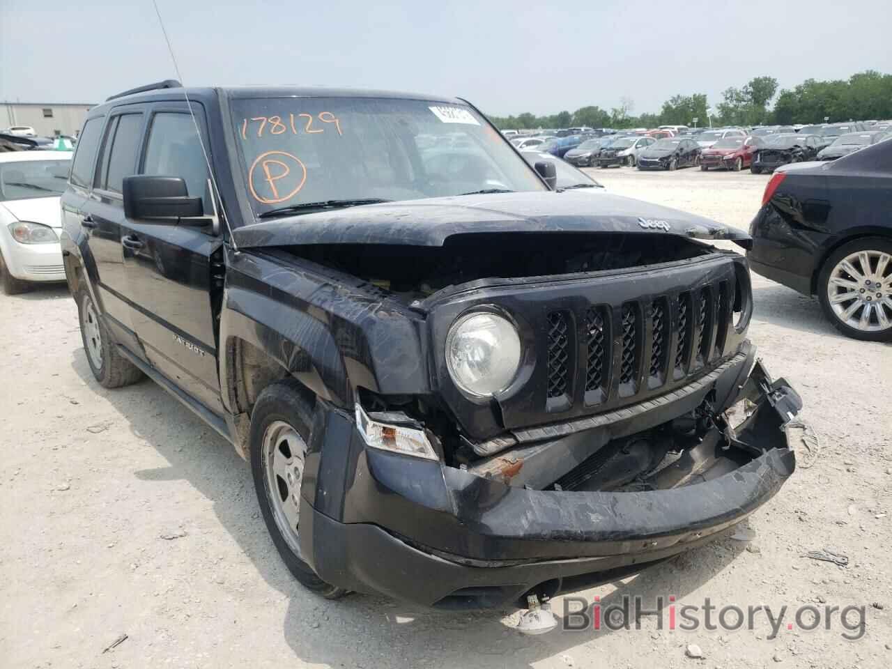 Photo 1J4NT1GA6BD178129 - JEEP PATRIOT 2011