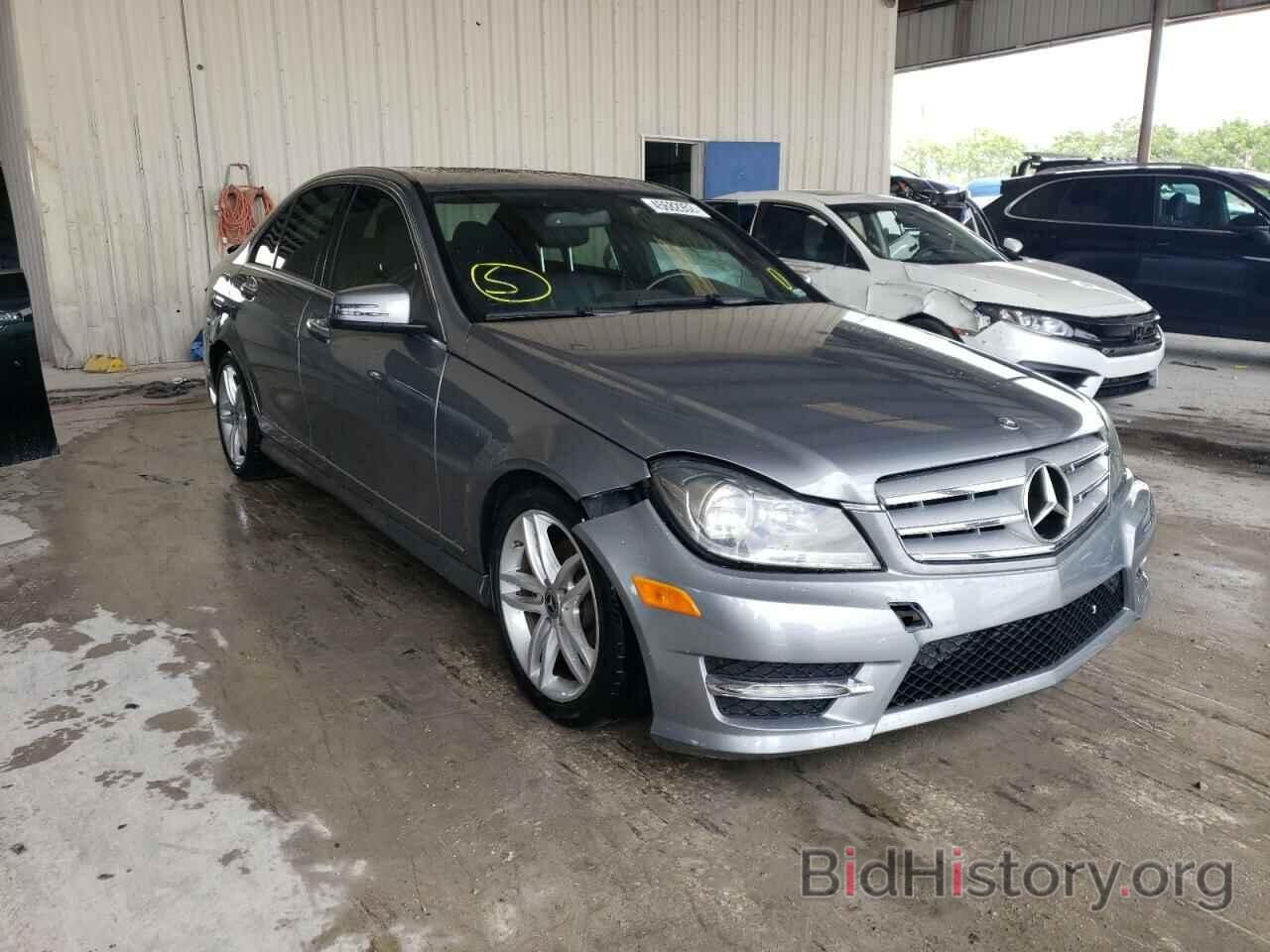 Photo WDDGF4HB2DR269232 - MERCEDES-BENZ C-CLASS 2013