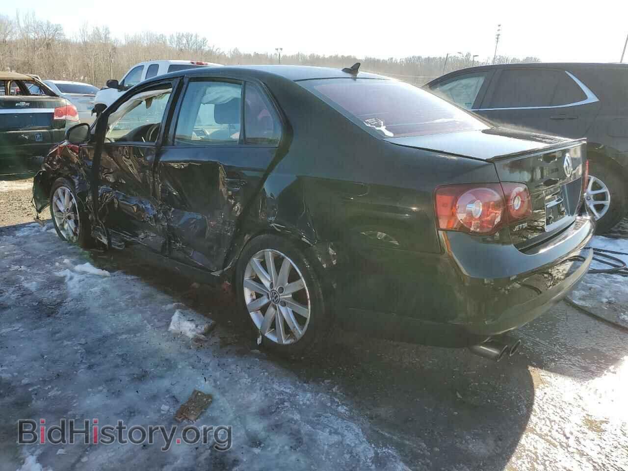 2010 VOLKSWAGEN JETTA - VIN: 3VWRA7AJ7AM018785 - Фото 2