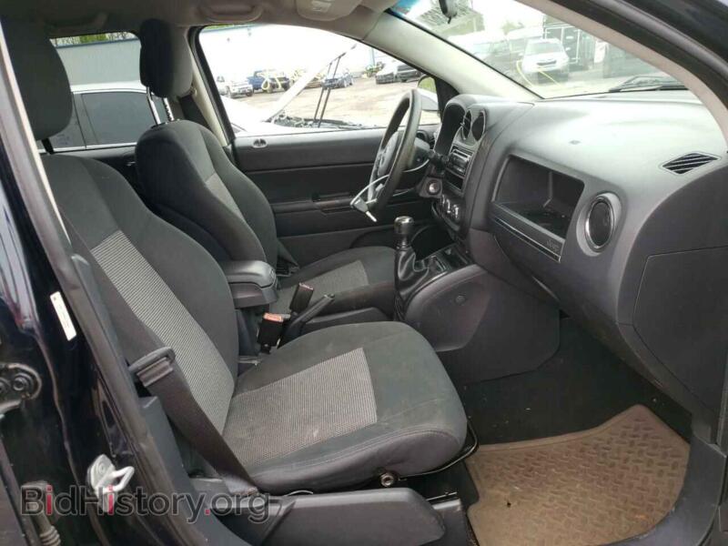 2011 Jeep COMPASS (VIN 1J4NT1FB2BD172466) — photo 5 of 10