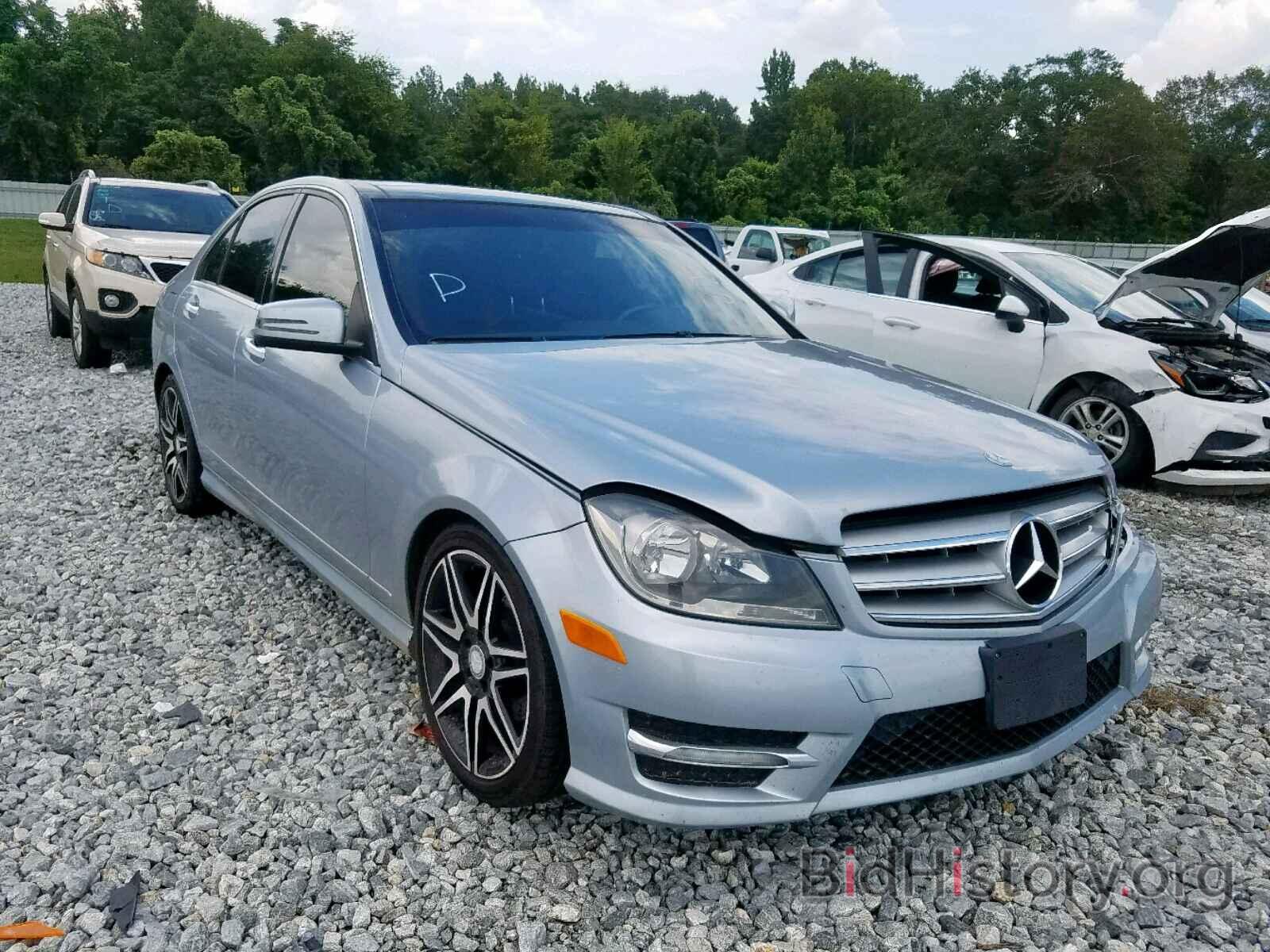 Photo WDDGF4HB3DR243819 - MERCEDES-BENZ C 250 2013