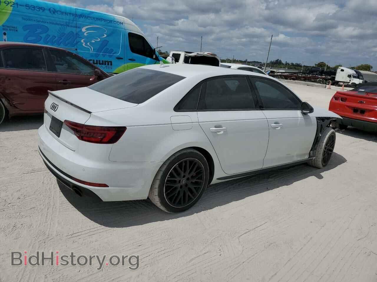 2018 AUDI A4 - VIN: WAUENAF45JA017201 - Фото 3