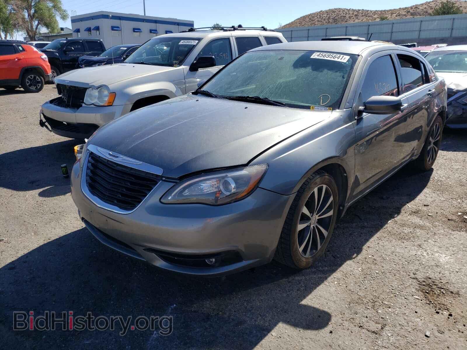 2013 CHRYSLER 200 - VIN: 1C3CCBBB2DN674775 - Фото 2