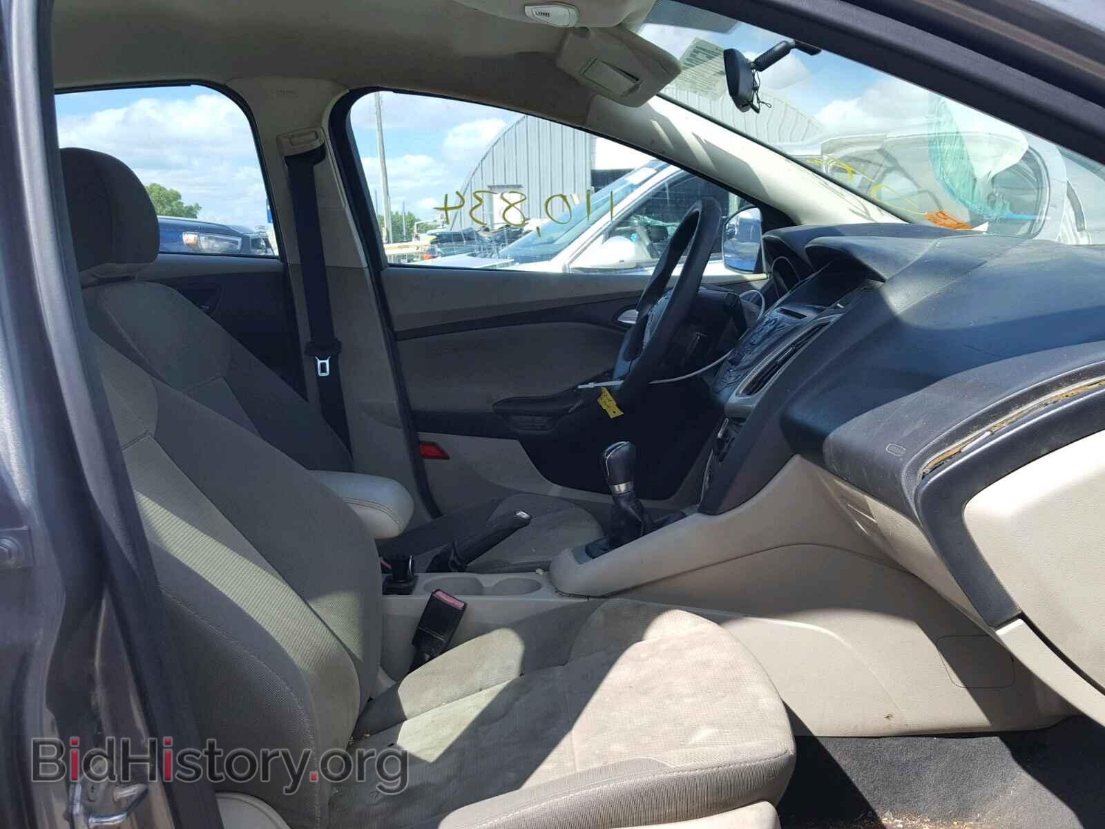 2012 Ford FOCUS (VIN 1FAHP3F29CL476619) — фото 5 из 10