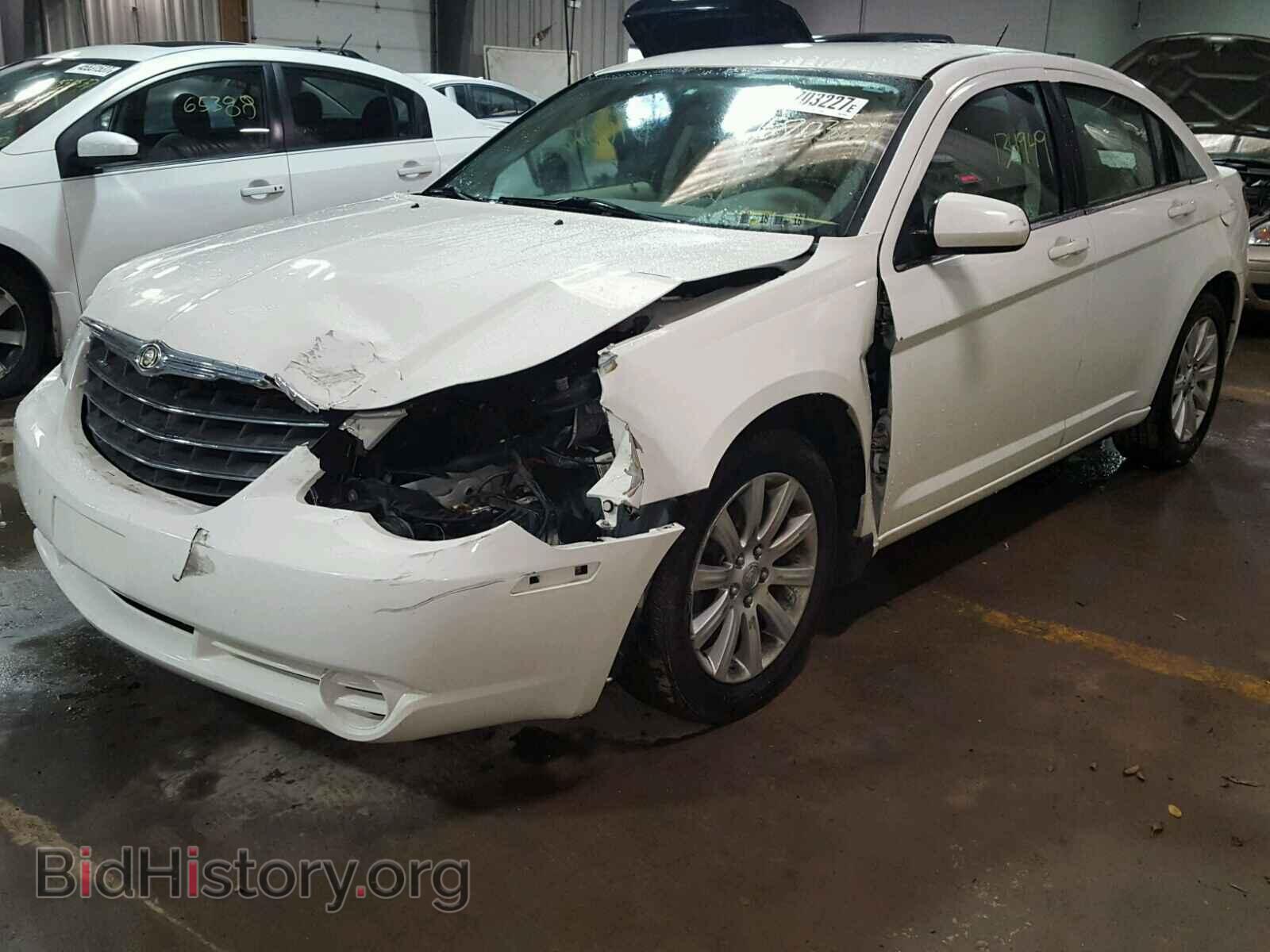 2010 CHRYSLER SEBRING - VIN: 1C3CC5FB1AN110851 - Photo 2