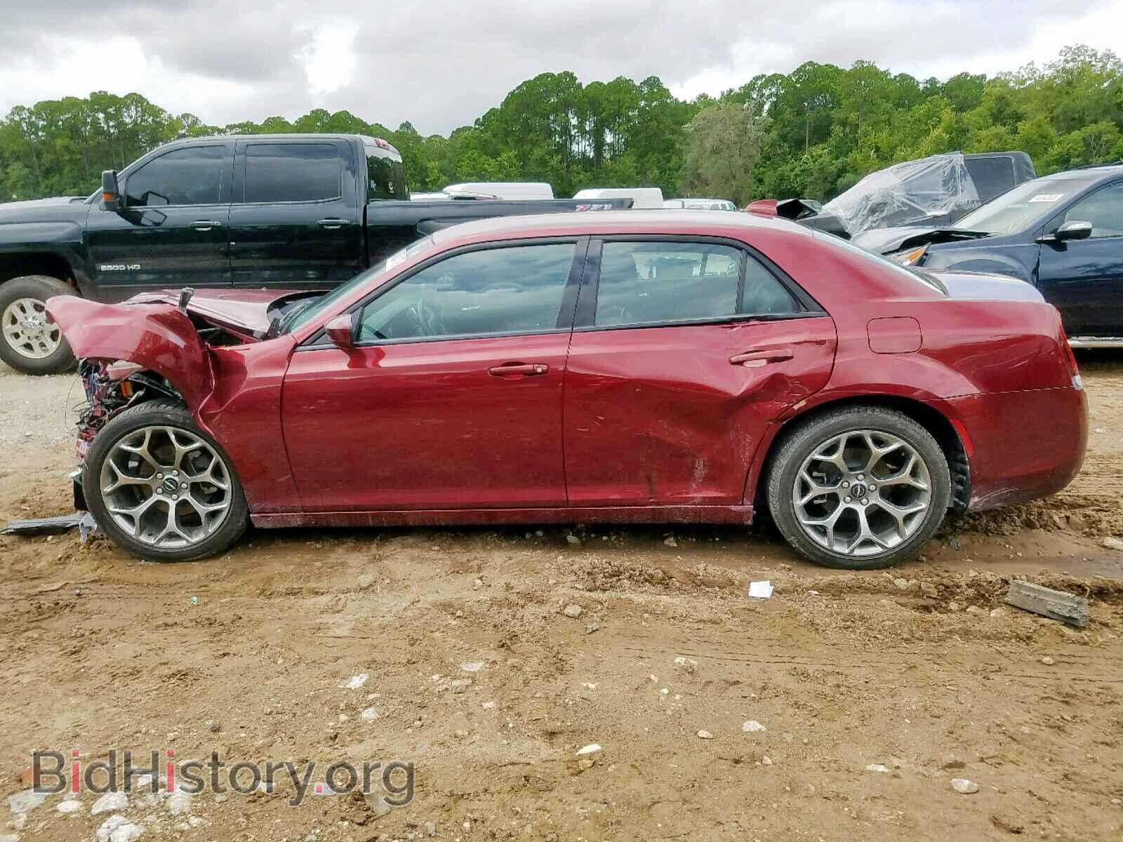 2018 CHRYSLER 300 - VIN: 2C3CCABG3JH234896 - Фото 9