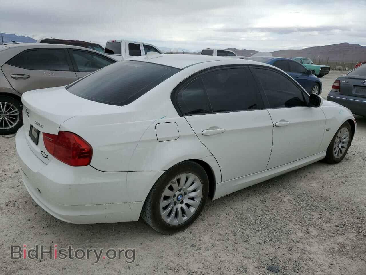 2009 BMW 3 SERIES - VIN: WBAPH57589NL77355 - Фото 3