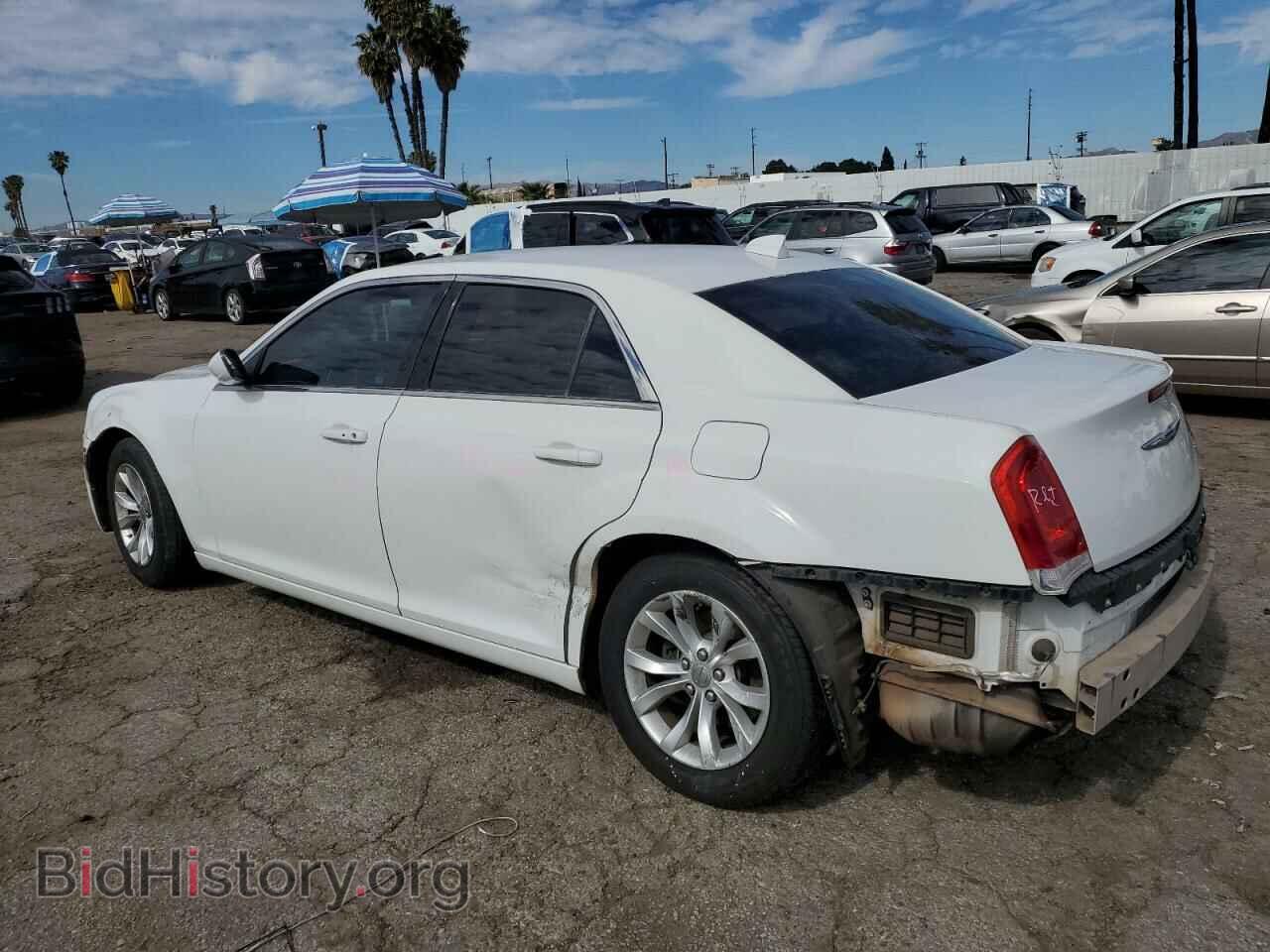 2015 CHRYSLER 300 - VIN: 2C3CCAAG7FH930802 - Фото 2