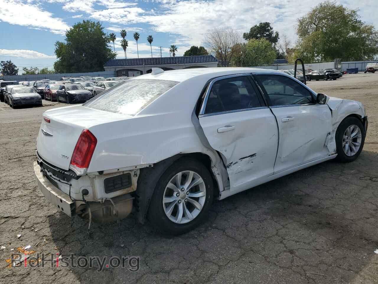 2015 CHRYSLER 300 - VIN: 2C3CCAAG7FH930802 - Фото 3