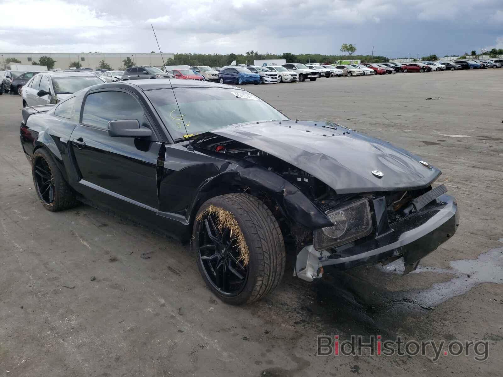 Photo 1ZVHT82H085171824 - FORD MUSTANG 2008