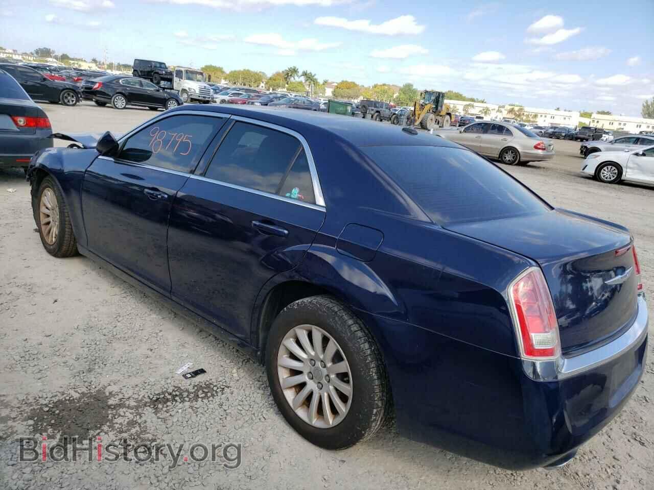 2014 CHRYSLER 300 - VIN: 2C3CCAAG5EH202880 - Фото 2
