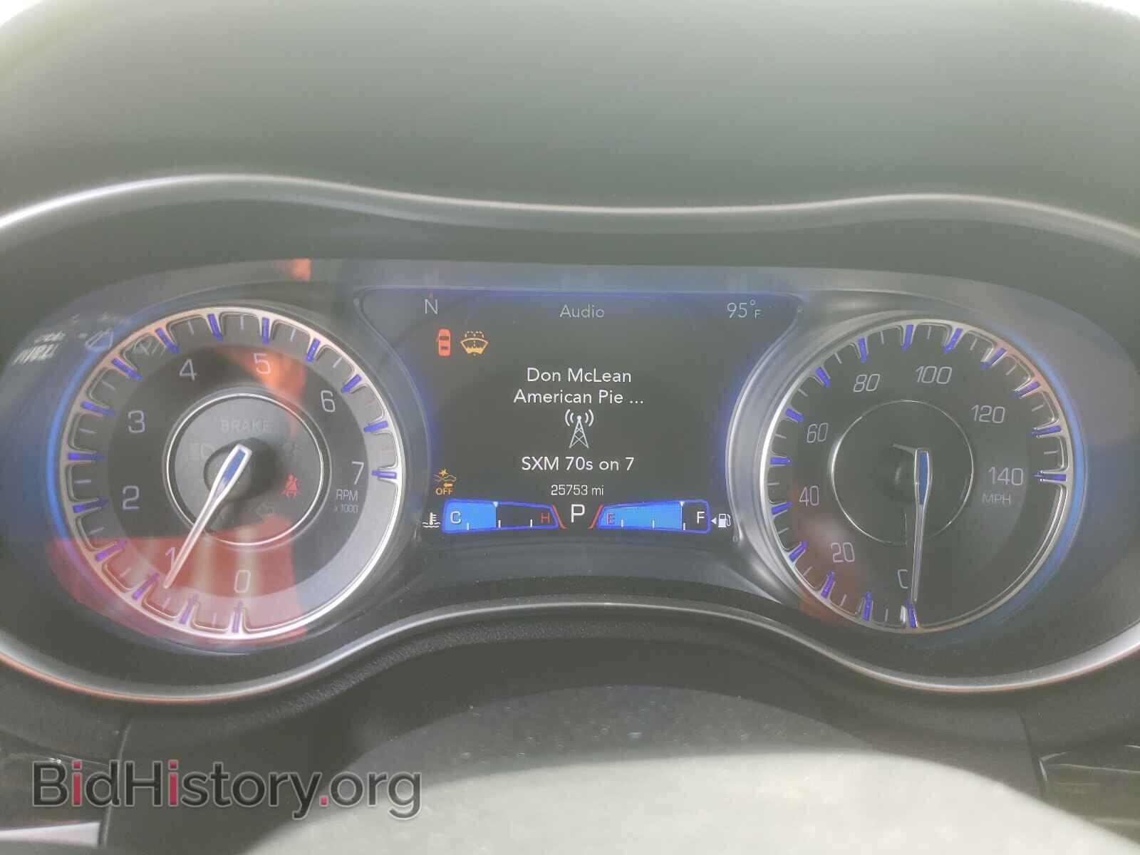 2019 CHRYSLER 300 - VIN: 2C3CCAKG8KH566592 - Фото 8