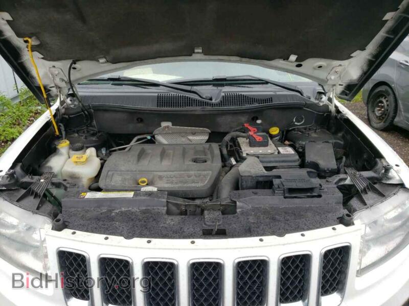 2011 Jeep COMPASS (VIN 1J4NF4FB5BD205825) — photo 7 of 10