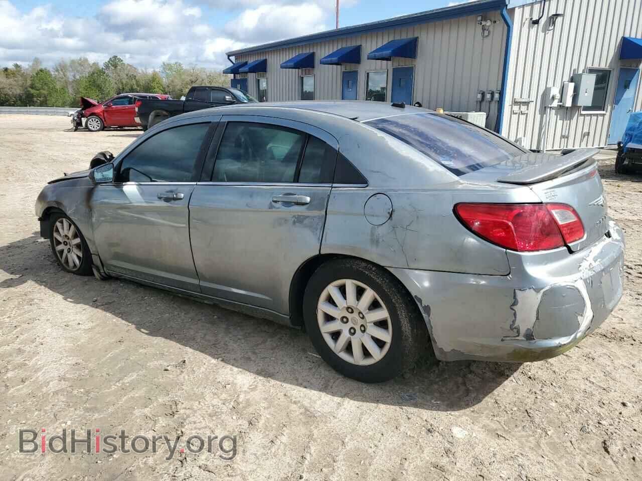 2010 CHRYSLER SEBRING - VIN: 1C3CC4FB2AN231074 - Фото 2