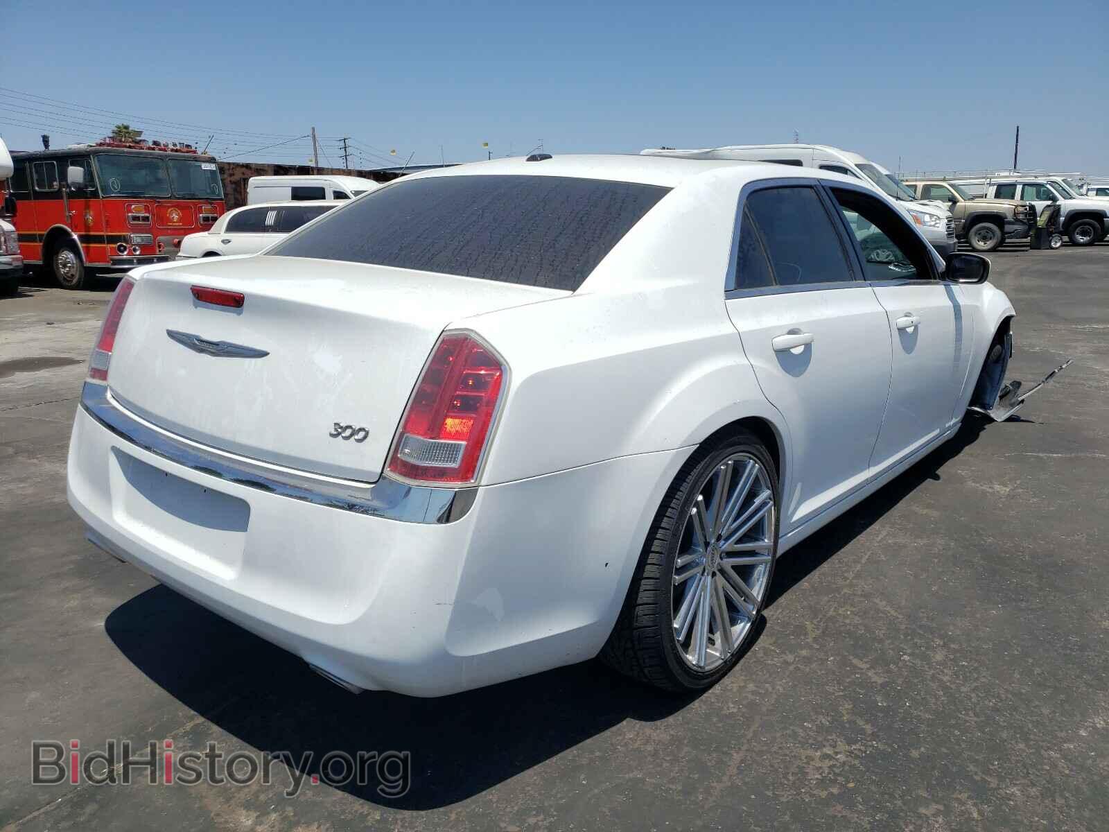 2014 CHRYSLER 300 - VIN: 2C3CCAAG1EH175936 - Фото 4