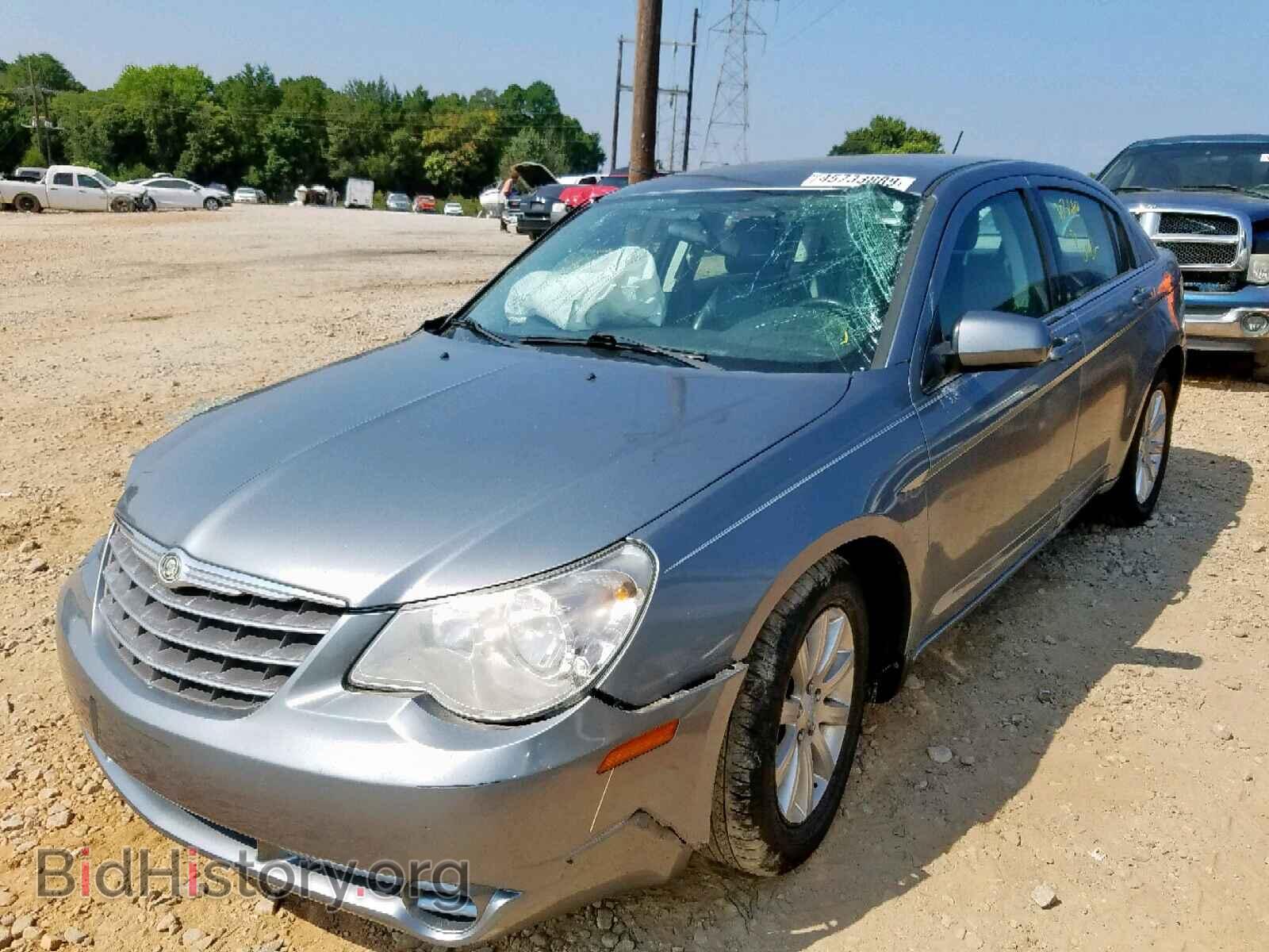 2010 CHRYSLER SEBRING - VIN: 1C3CC5FB6AN133722 - Фото 2