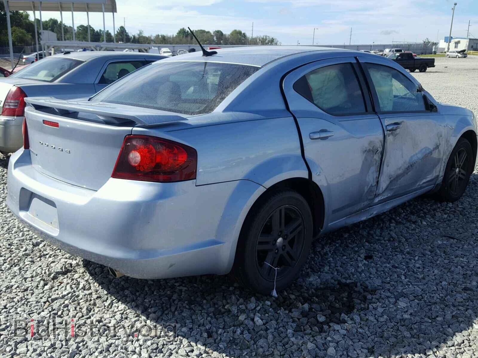 2013 DODGE AVENGER - VIN: 1C3CDZAG8DN633084 - Photo 4