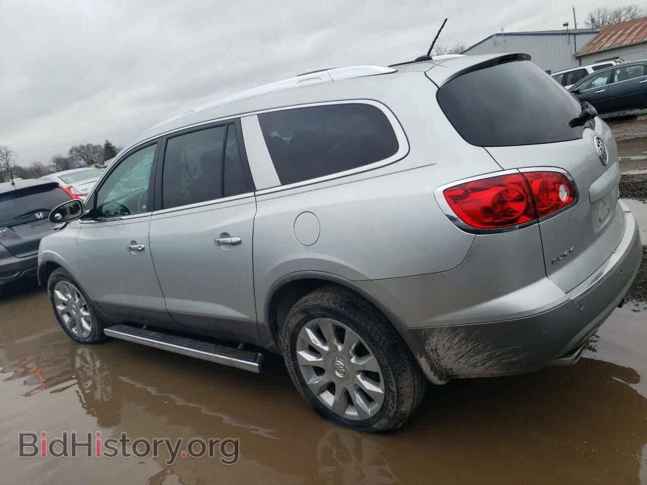 2011 BUICK ENCLAVE - VIN: 5GAKRCED7BJ389603 - Фото 2