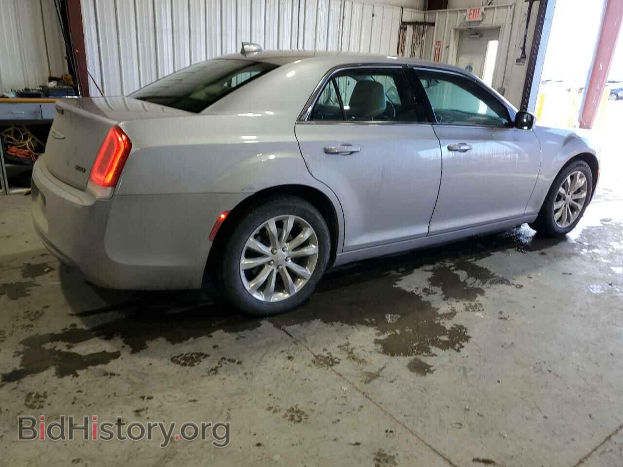 2017 CHRYSLER 300 - VIN: 2C3CCARG3HH608780 - Фото 3