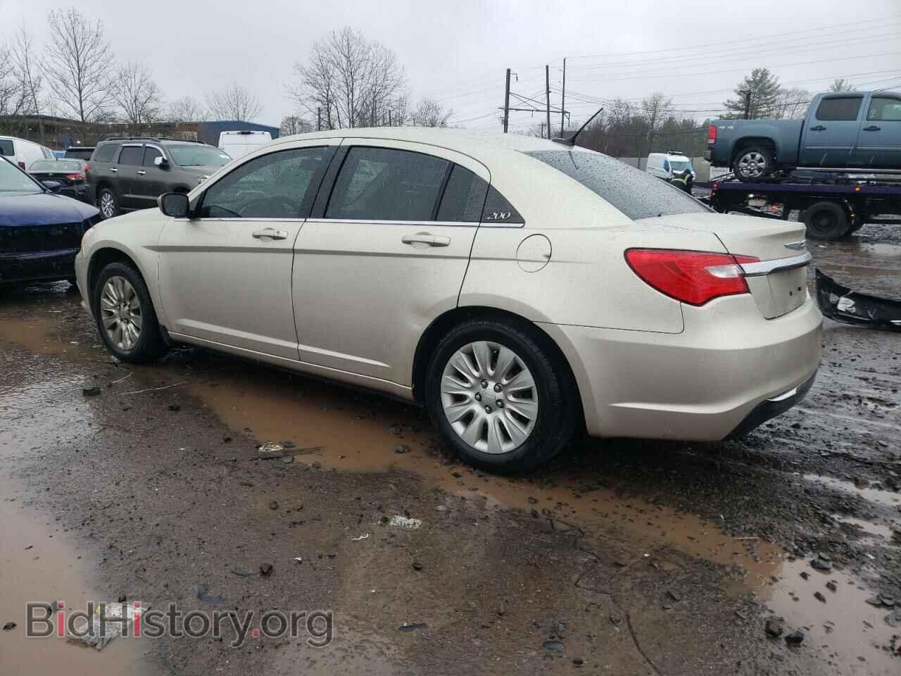 2013 CHRYSLER 200 - VIN: 1C3CCBAB9DN620813 - Фото 2