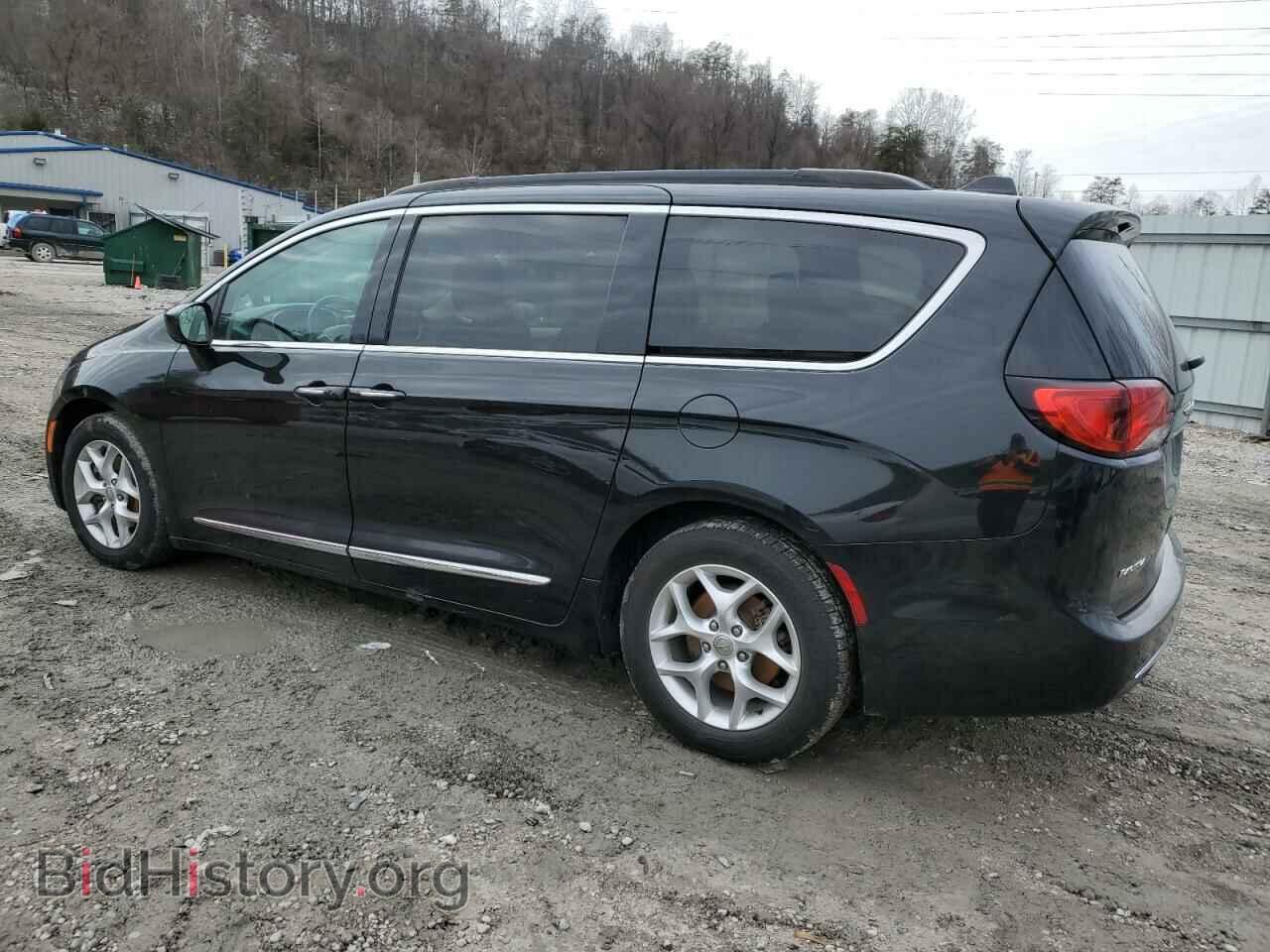 2017 CHRYSLER PACIFICA - VIN: 2C4RC1BG3HR762982 - Photo 2