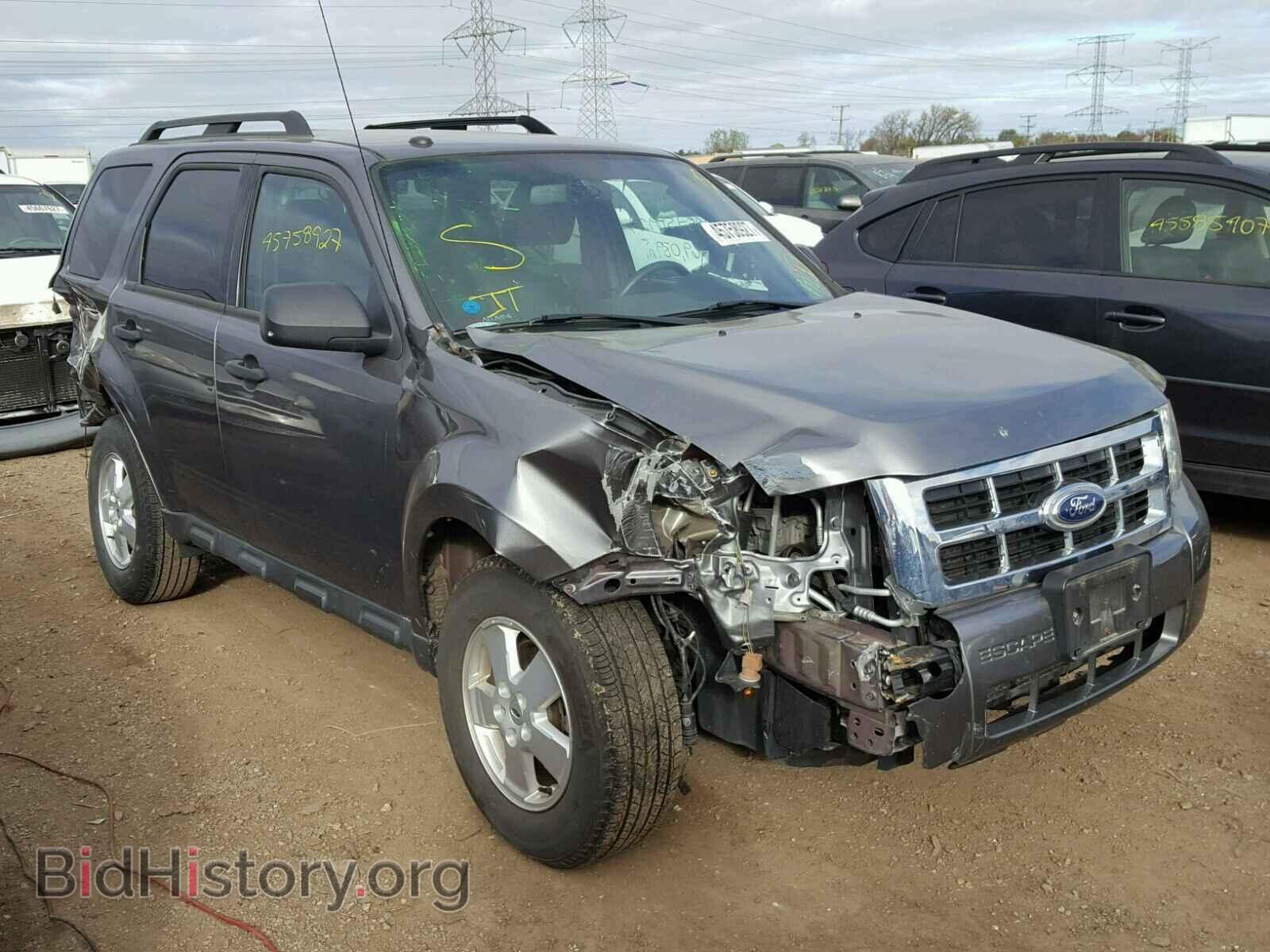 Photo 1FMCU0D77BKC49018 - FORD ESCAPE 2011